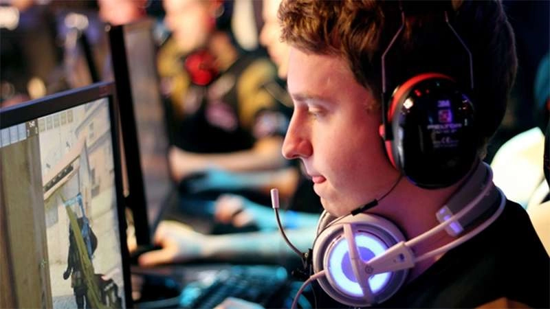 Tại sao tai nghe chụp tai gaming bị vọng âm? Cách xử lý triệt để