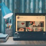 Màn hình laptop bị úa vàng
