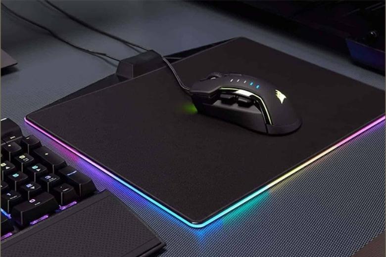 Hướng dẫn chi tiết cách vệ sinh lót chuột gaming và văn phòng